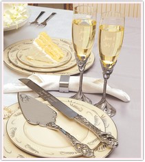 Engraved Wedding Cake Service Set Interlocking Hearts